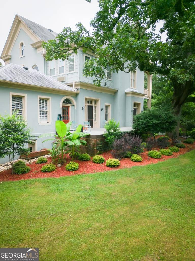 26 Magnolia Ln, Grantville, GA 30220