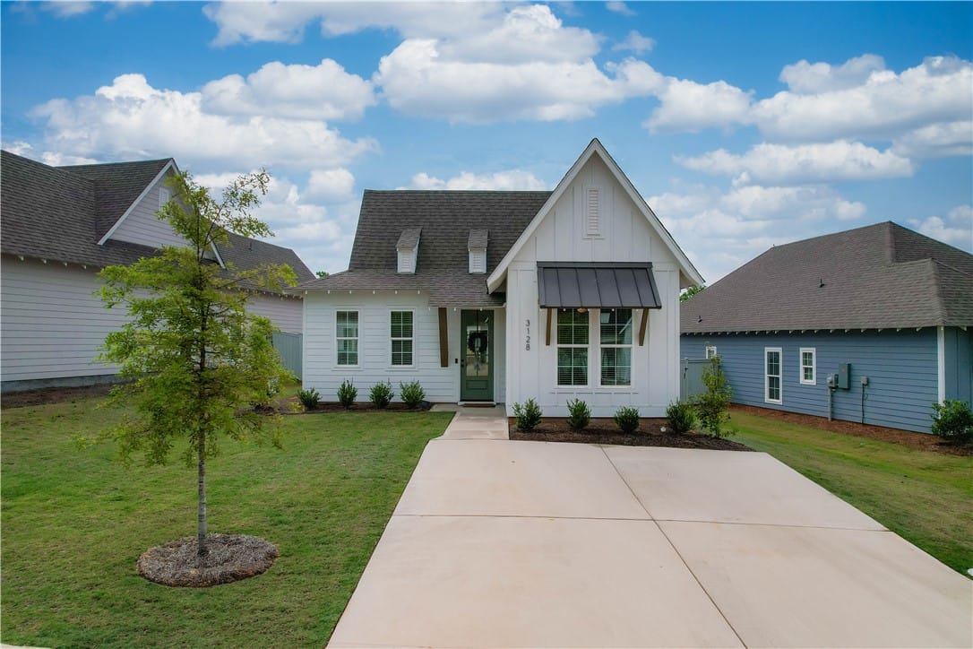 3128 BOTTLE, Auburn, AL, 36830