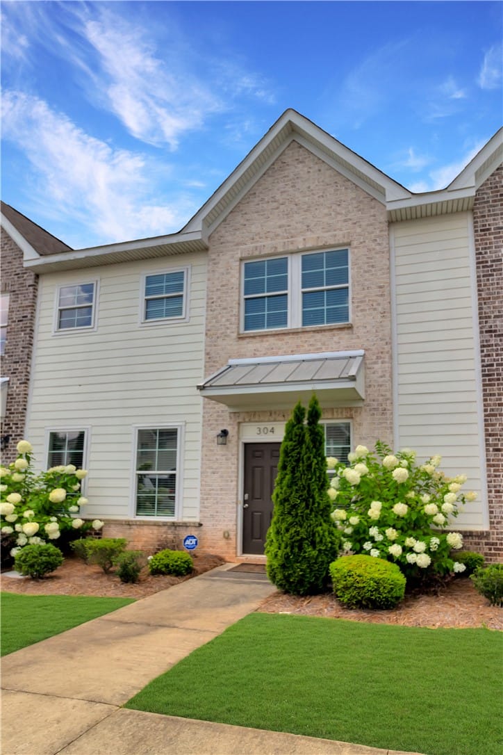 3855 Academy Dr, Opelika, AL 36801