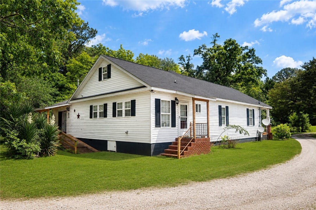 1075 Lowe Road, Notasulga, AL, 36866