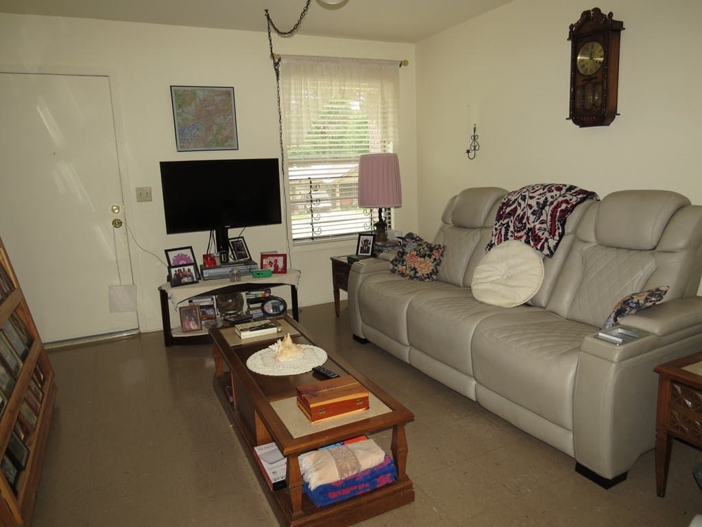 1933 West Park Drive, Columbus, GA, 31907, Living room.