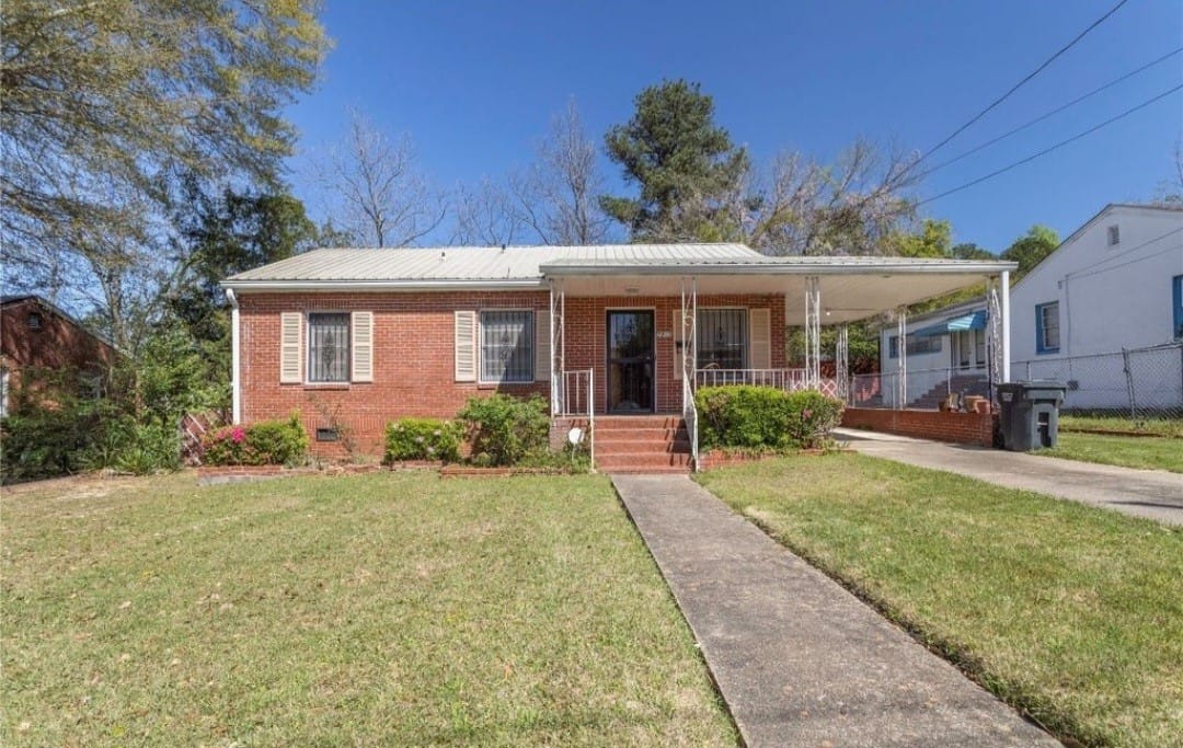 2812 Azalea Ave, Tuskegee, AL 36088