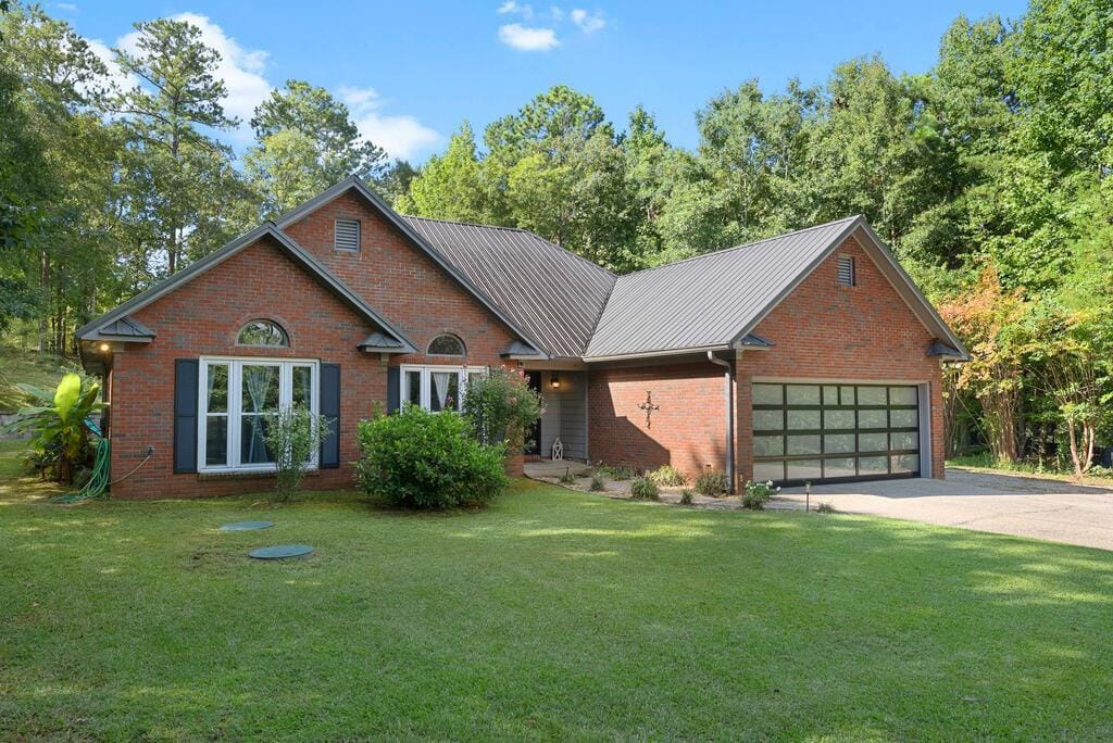 49 Cedar Branch St, Ellerslie, GA 31807