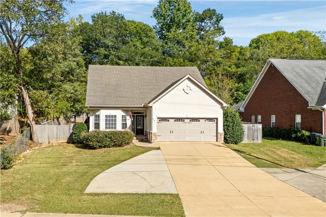 518 N Donahue Dr, Auburn, AL 36832