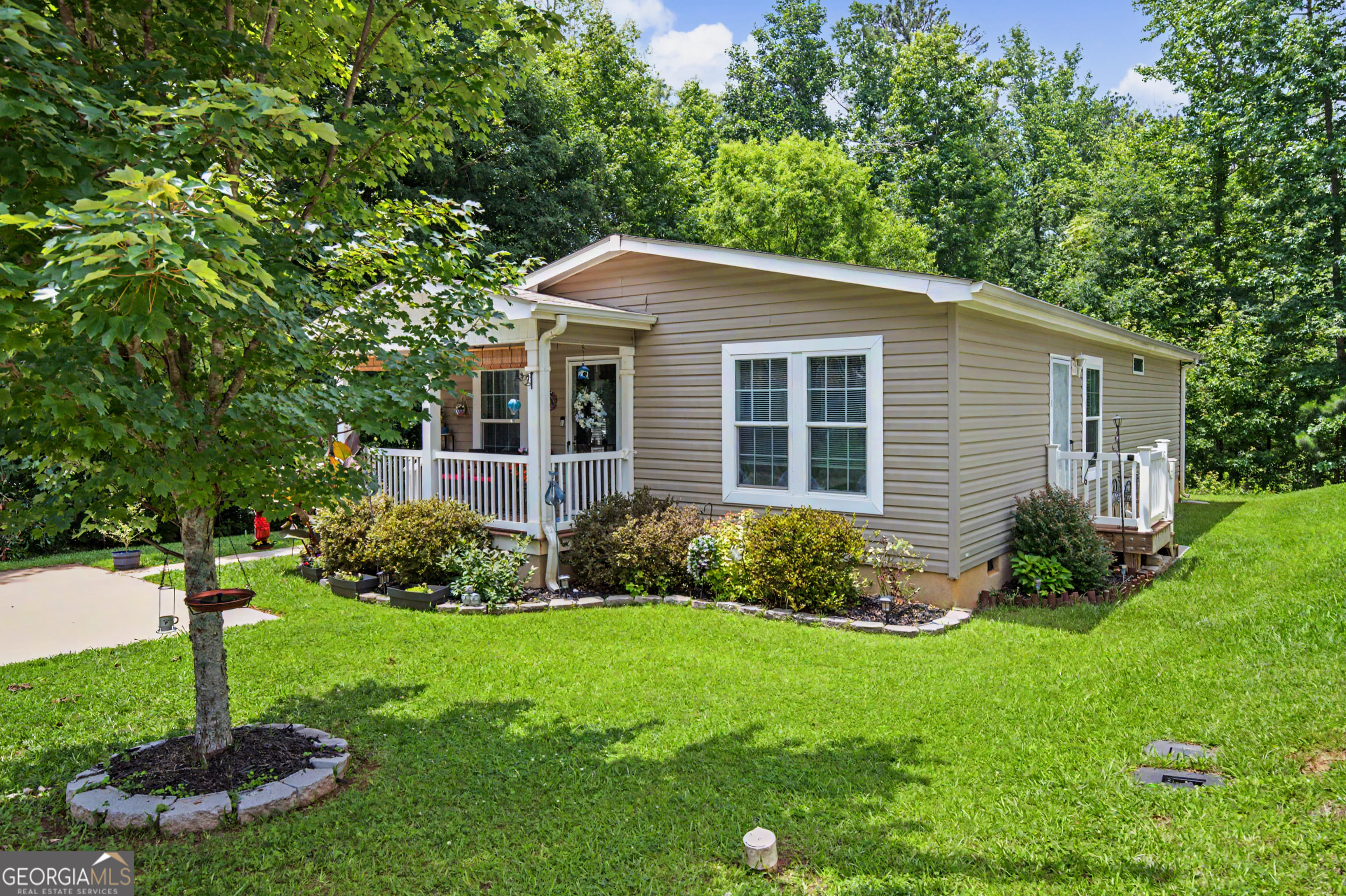 96 Bob White Ln, Newnan, GA 30263