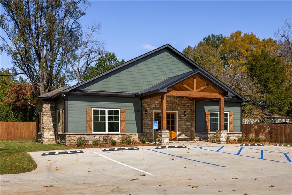 608 17th St, Phenix City, AL 36867