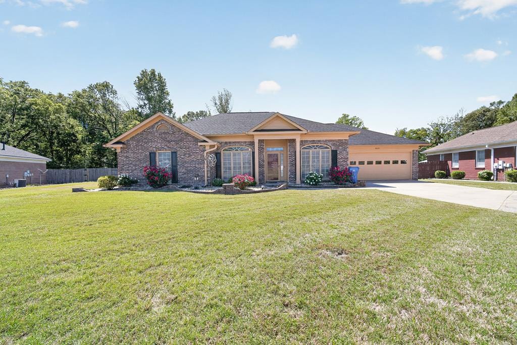 5545 Chatham Woods Dr, Columbus, GA 31907