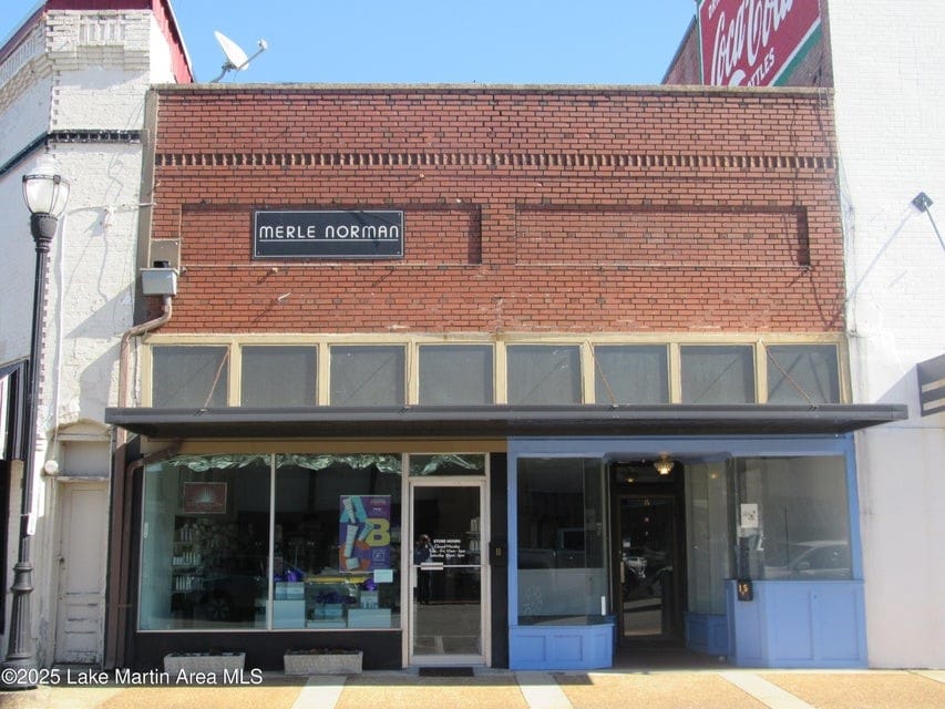 15 Main St, Alexander City, AL 35010