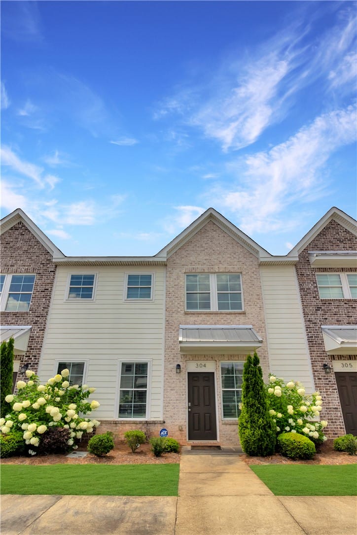 3855 Academy Dr, Opelika, AL 36801