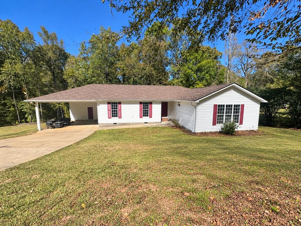 761 Douglas Dr, Ellerslie, GA 31807