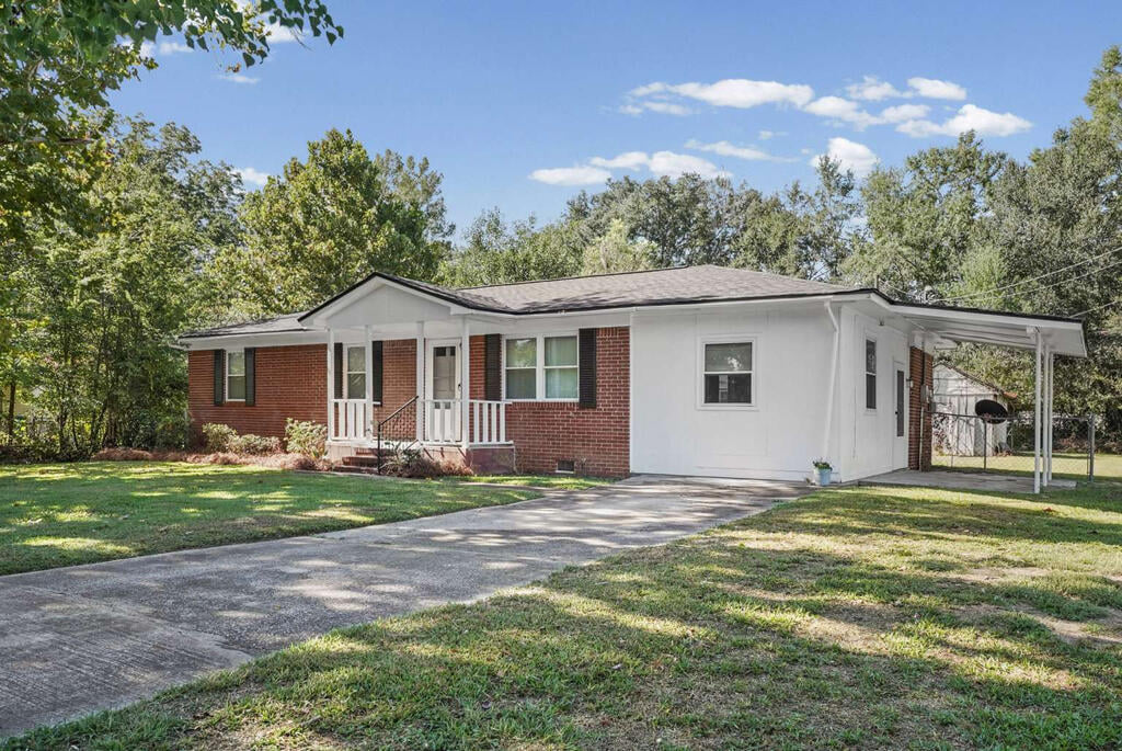 106 Kathy St, Leesburg, GA 31763