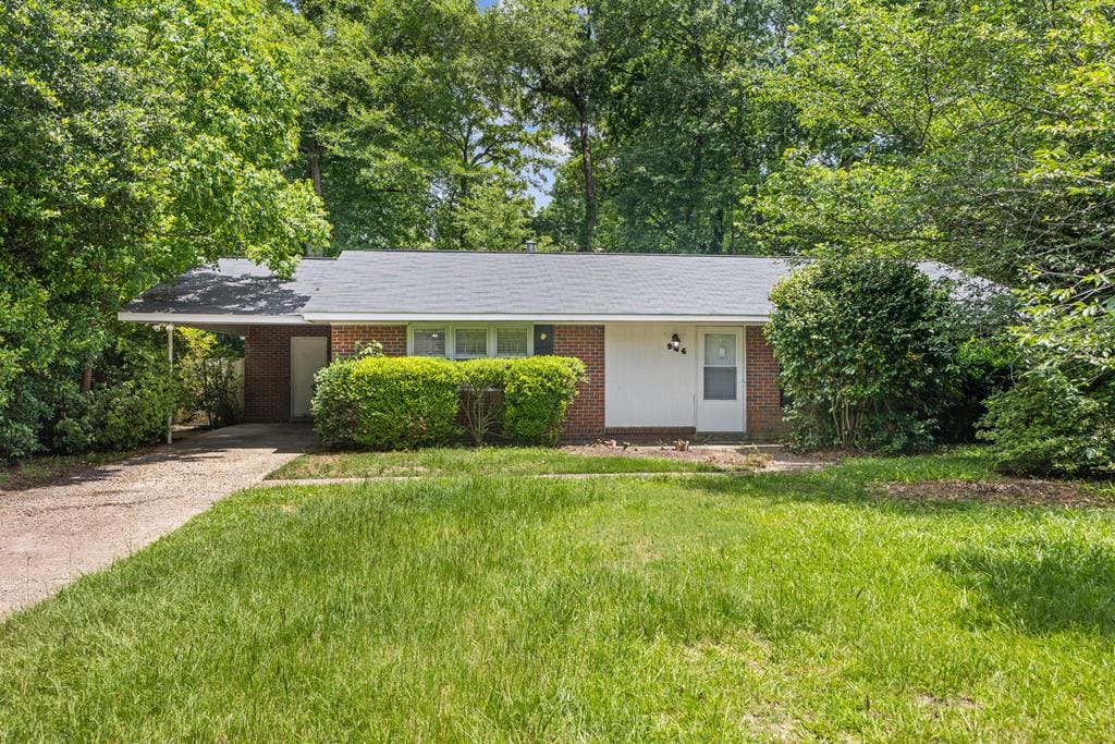 946 Woodburn Dr, Columbus, GA 31907