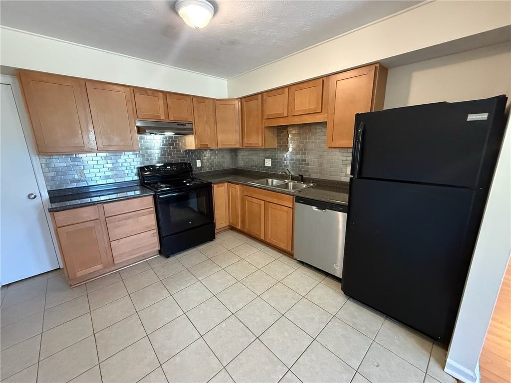 1022 Dekalb St, Auburn, AL 36830, Gleaming tile flooring pairs beautifully with clas