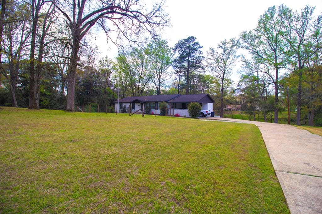 2811 16th Ave, Valley, AL 36854