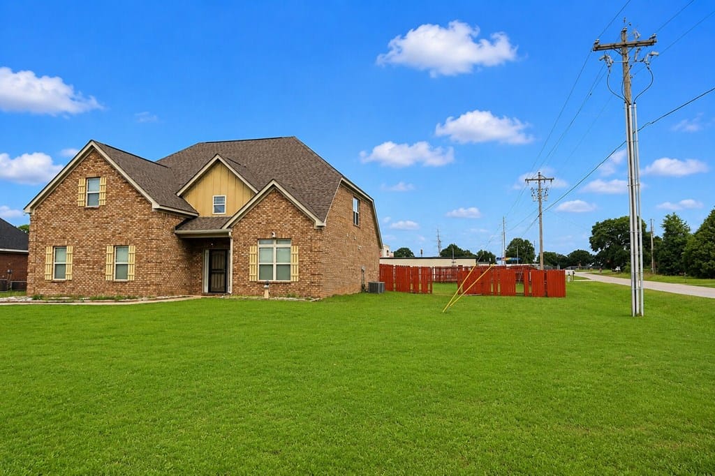 2 Sweetwater Park Dr, Fort Mitchell, AL 36856