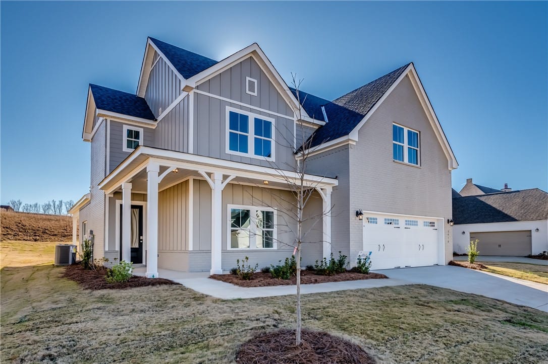 2038 Hidden Lakes Drive, Opelika, AL, 36801