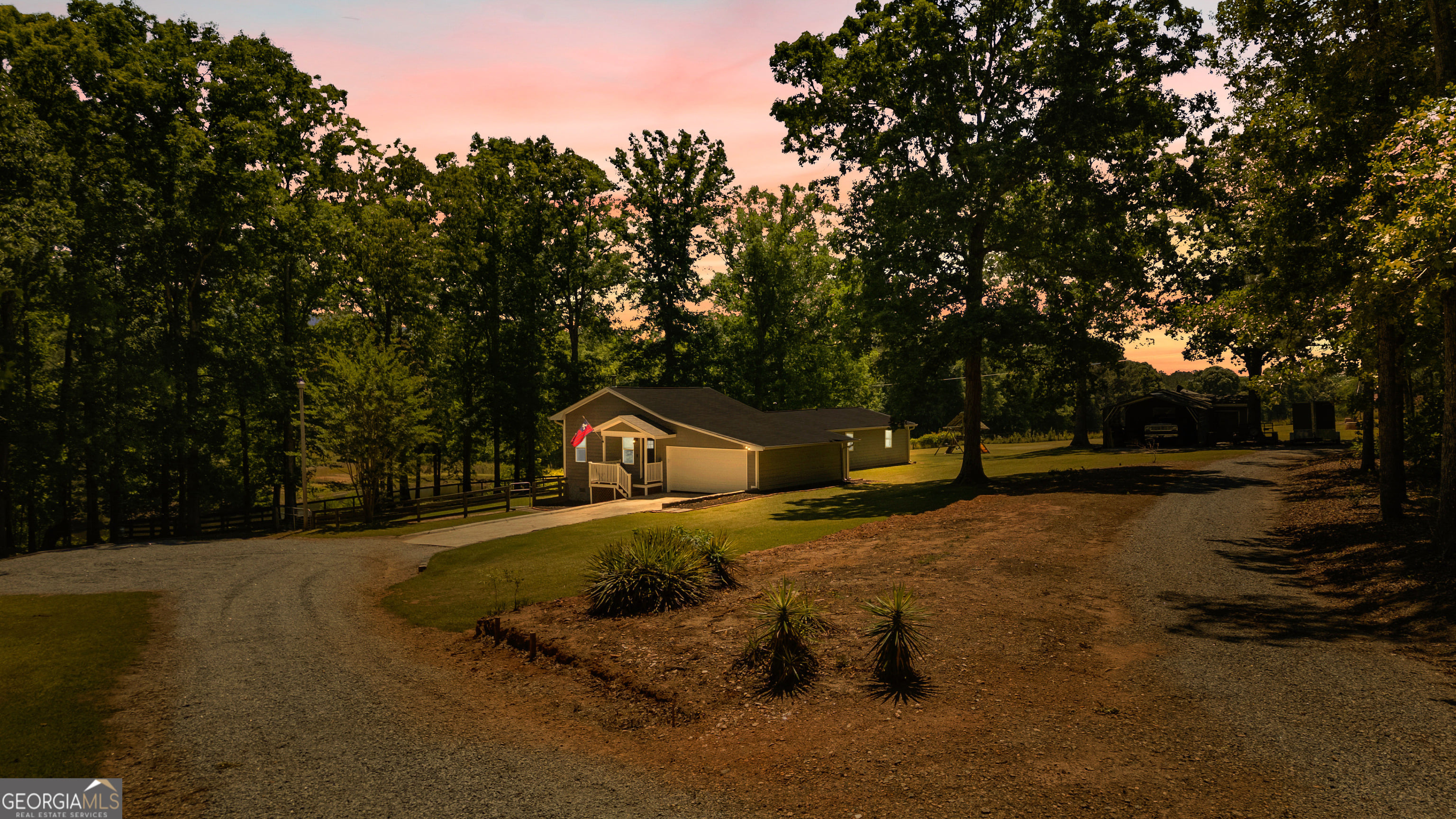 2086 Bethlehem Church Rd, Grantville, GA 30220