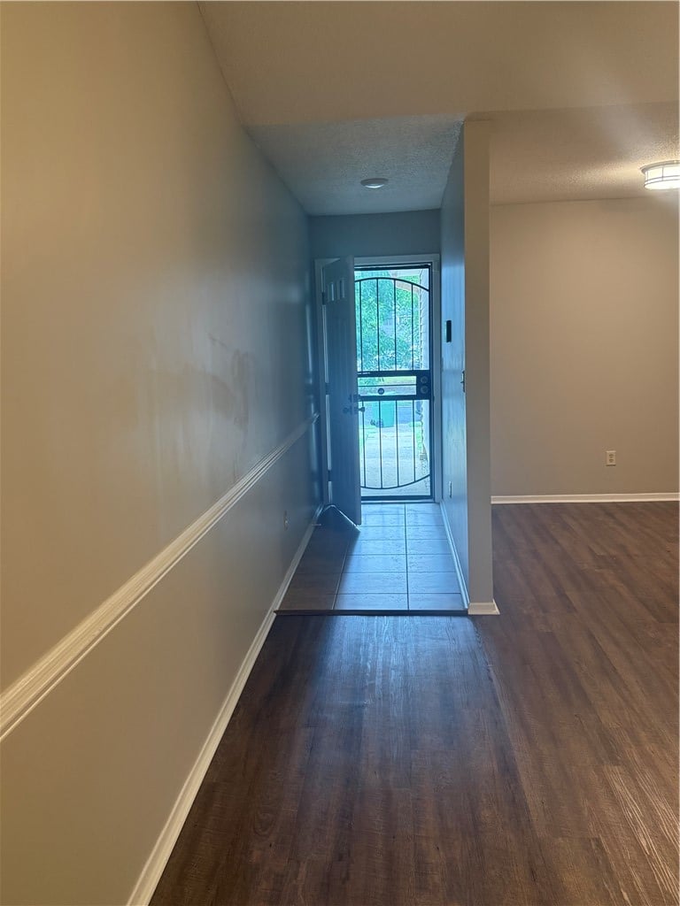 4722 Retreat Rd, Montgomery, AL 36109, An inviting entryway transitions smoothly from dur
