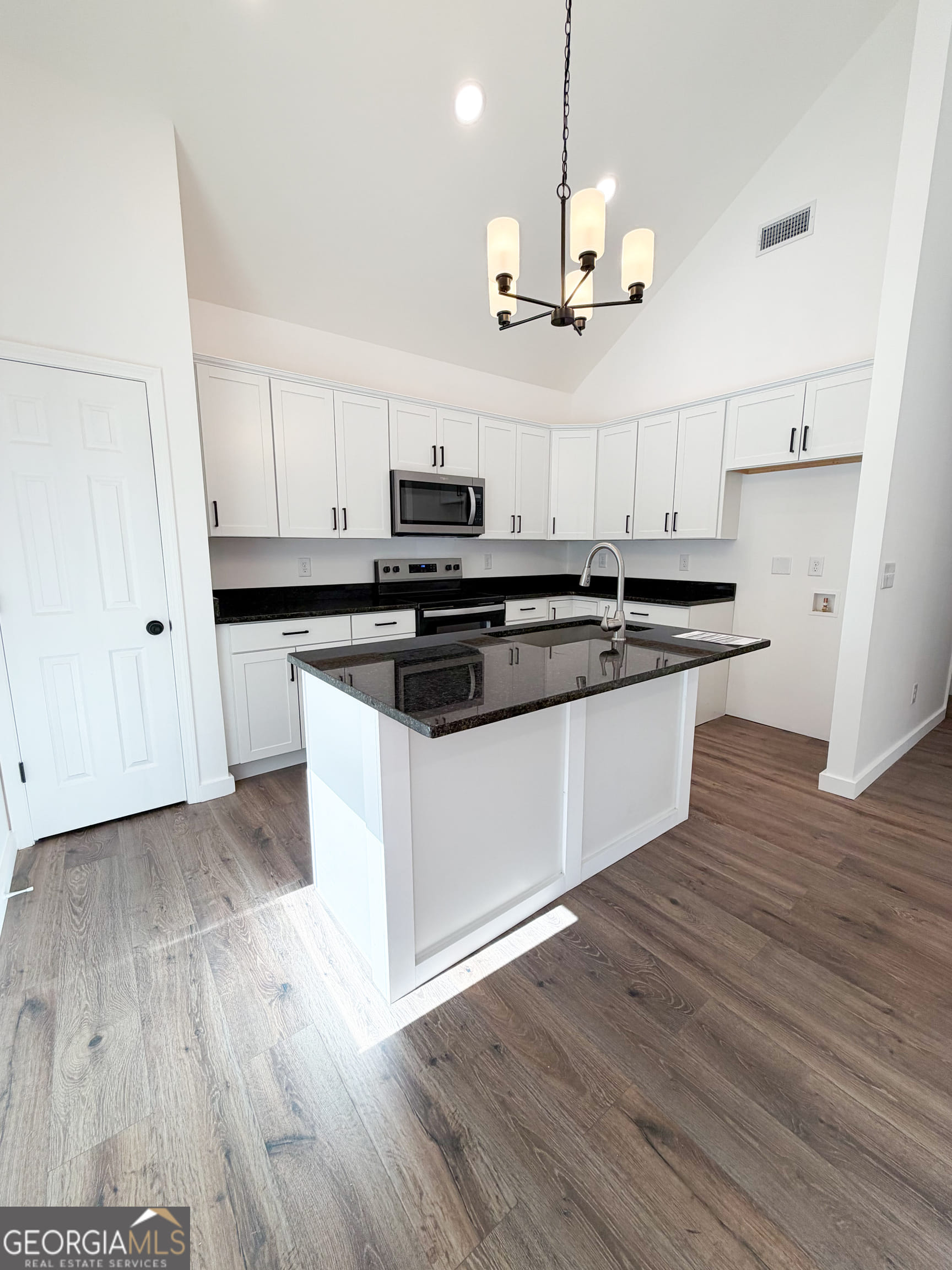 402 Poplar St, Hogansville, GA 30230