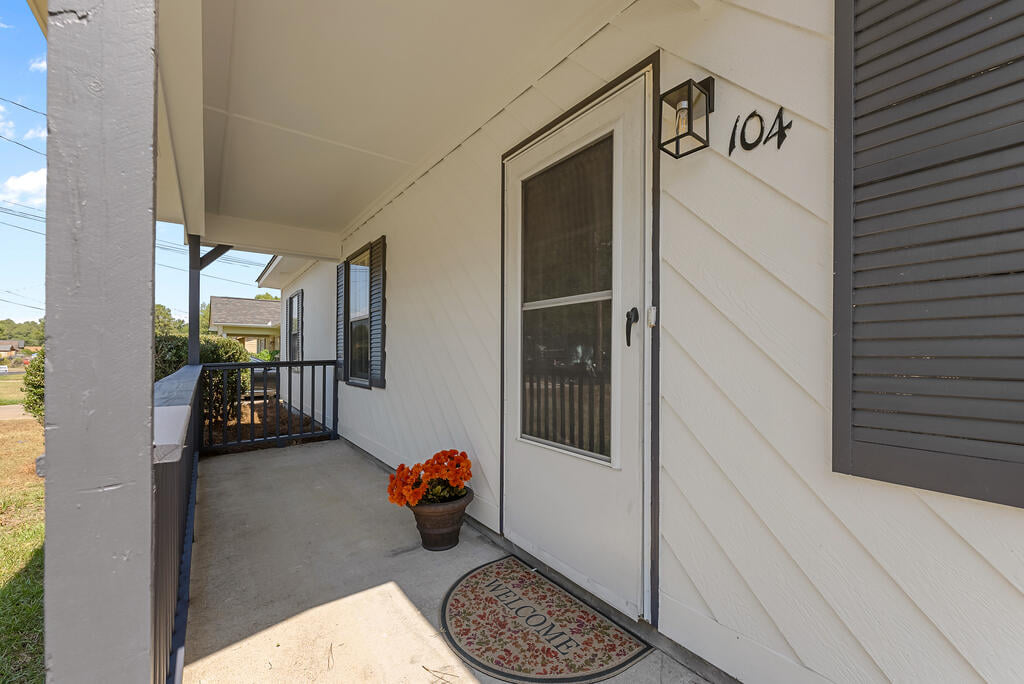 104 Martin Luther King Jr Ct, LaGrange, GA 30241