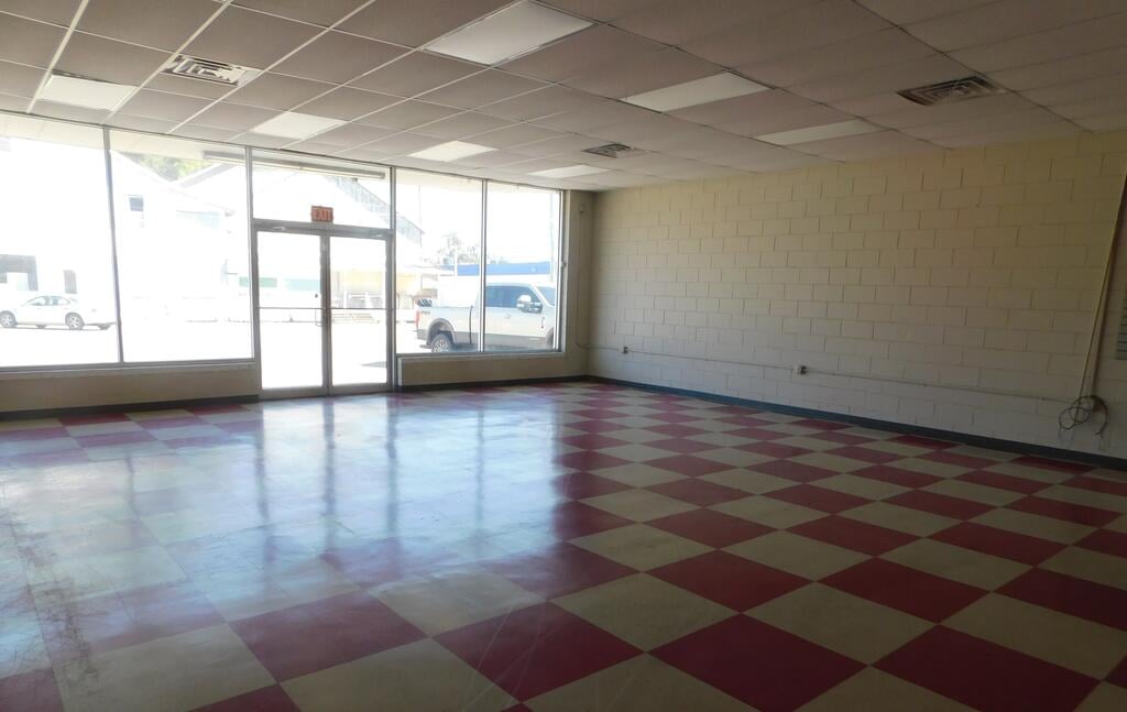 30 E Oakland Ave, Camilla, GA 31730