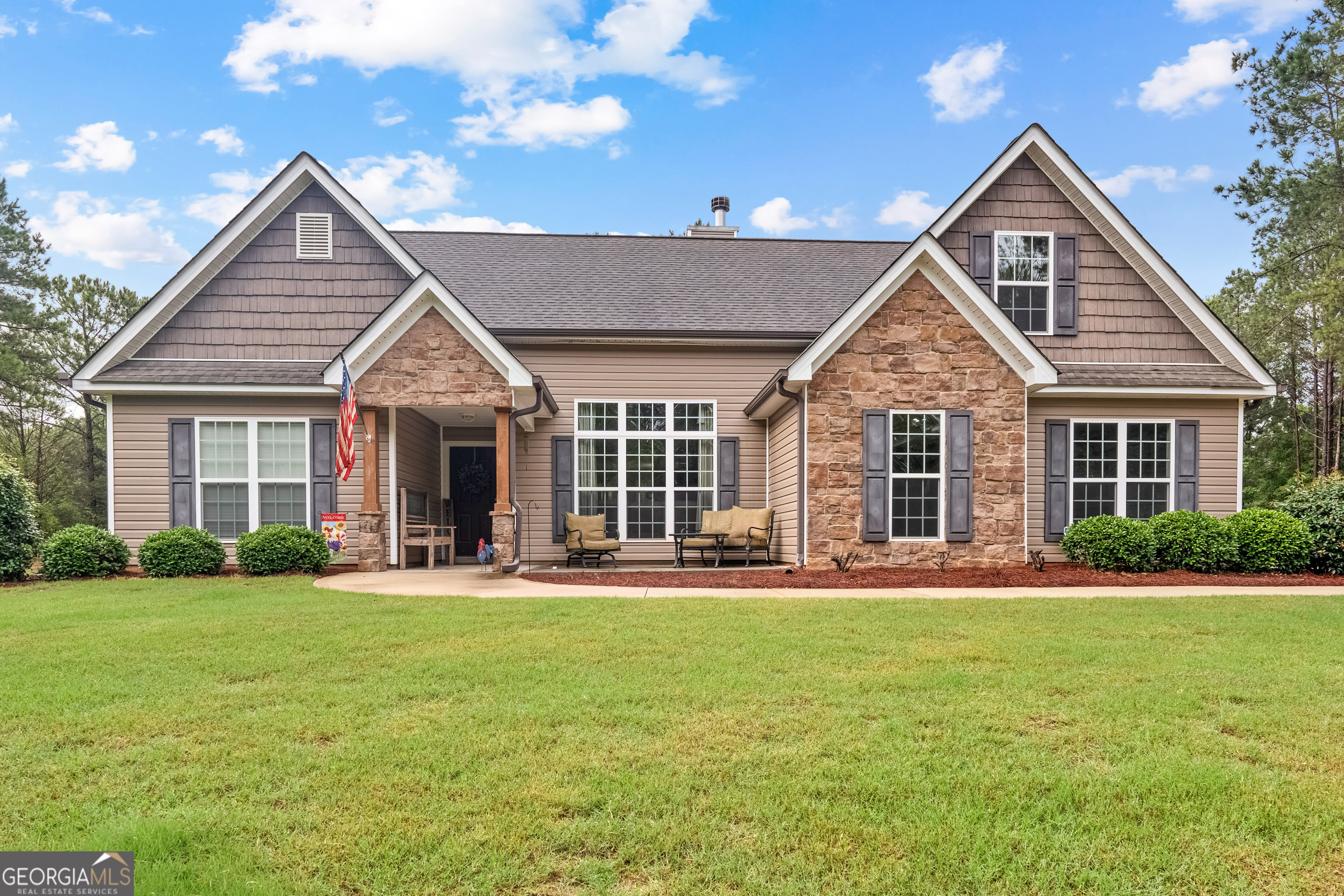 234 Emmett Young Rd, Grantville, GA 30220