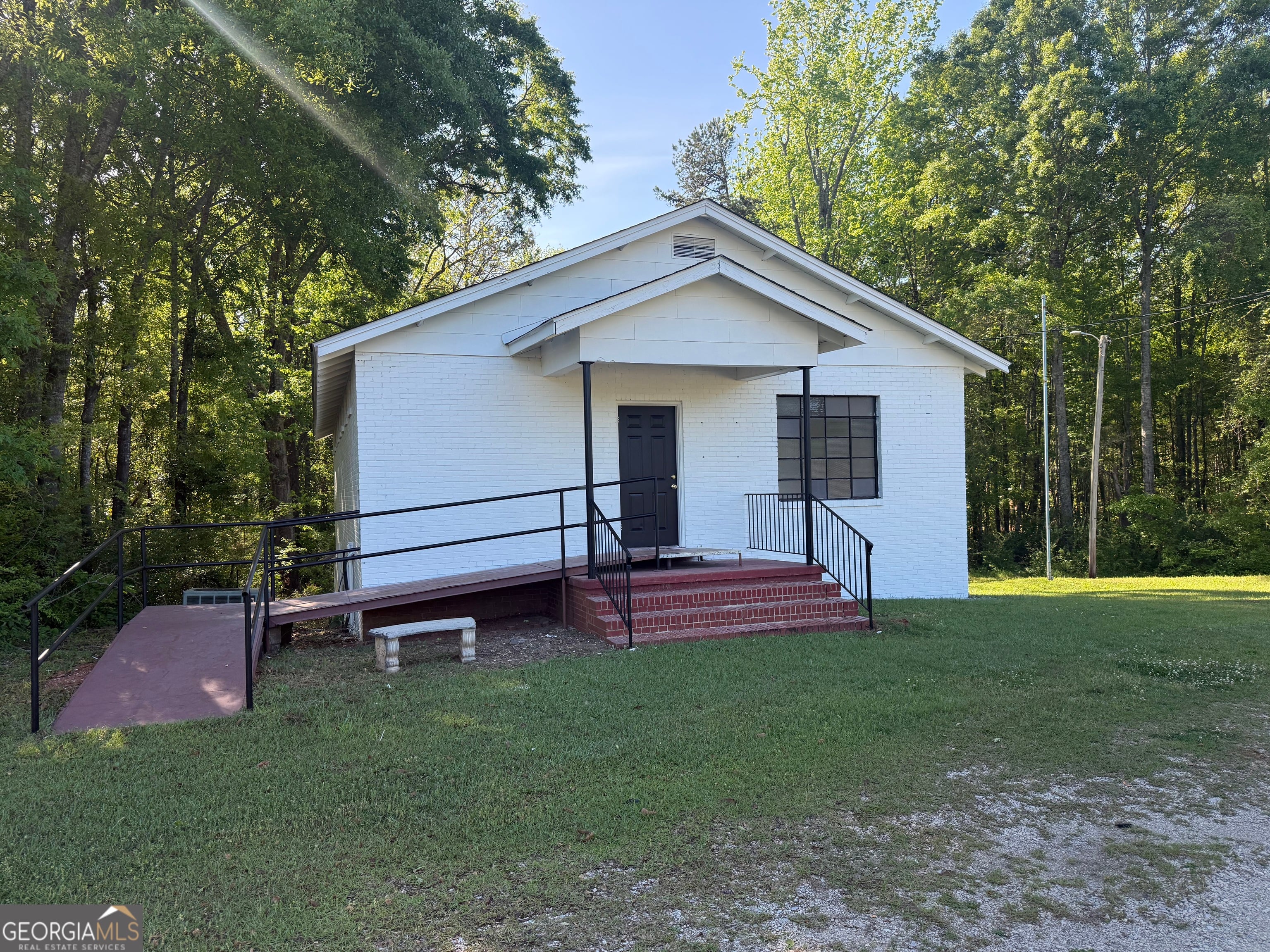 5047 W Point Rd, LaGrange, GA 30240