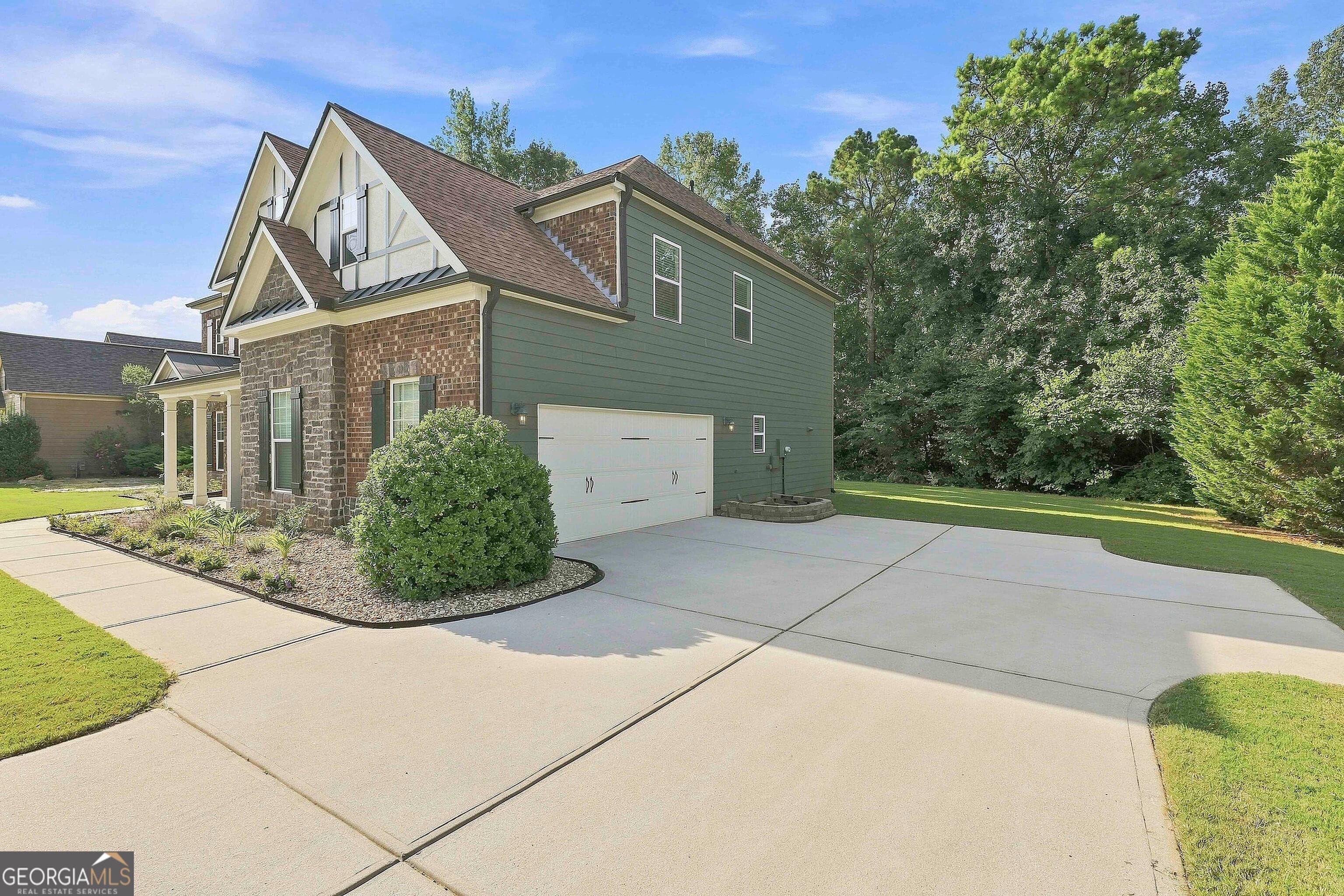 80 Savannah Dr, Senoia, GA 30276