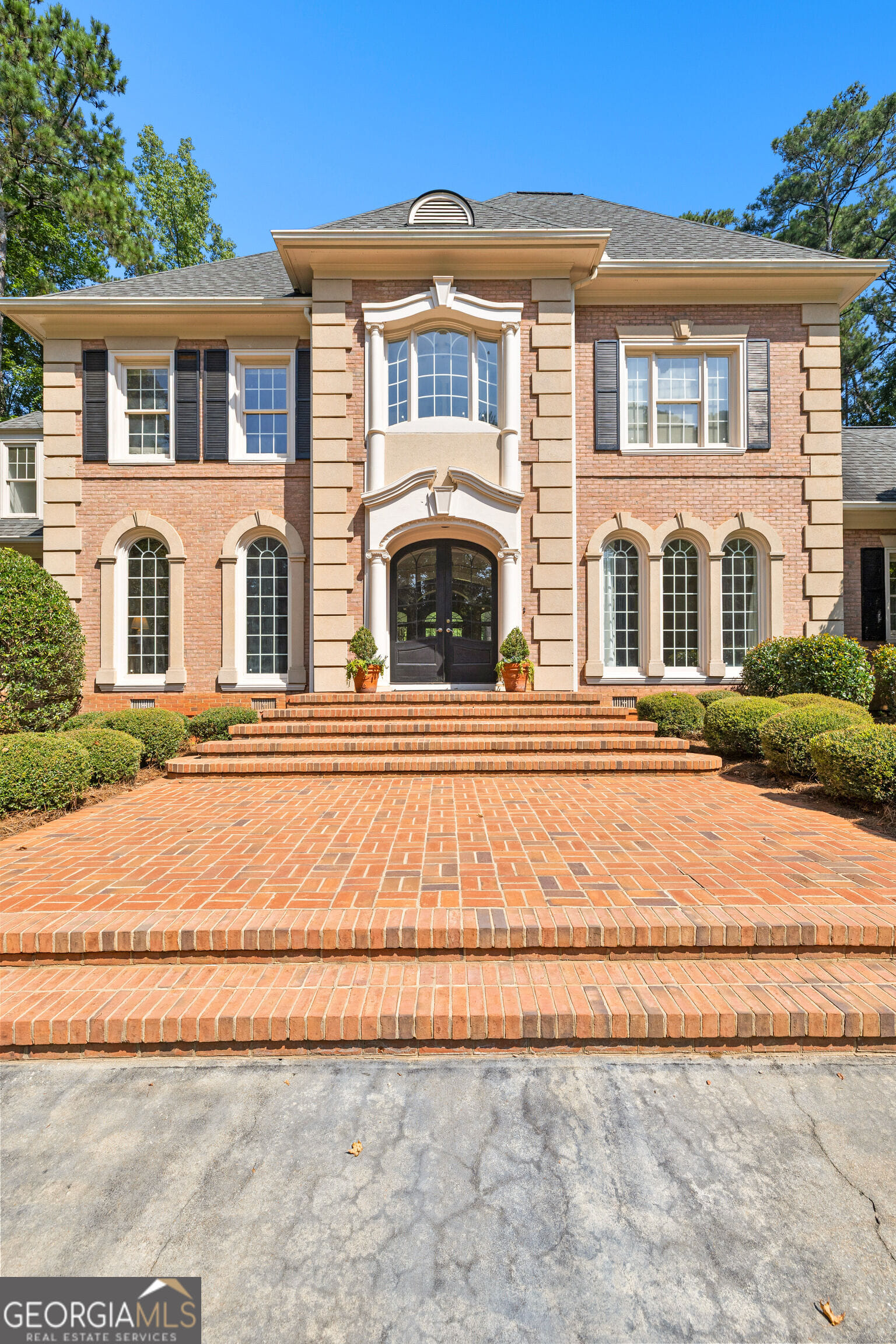 104 Clubview Dr, LaGrange, GA 30240