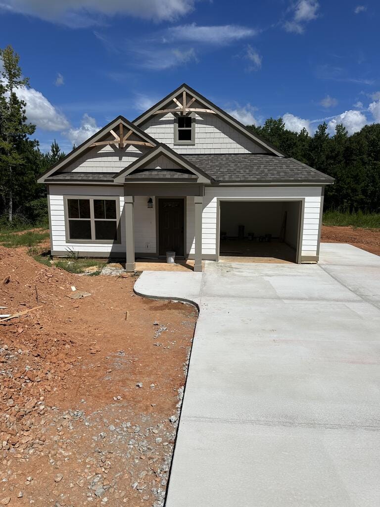 140 Young Ln, Hamilton, GA 31811