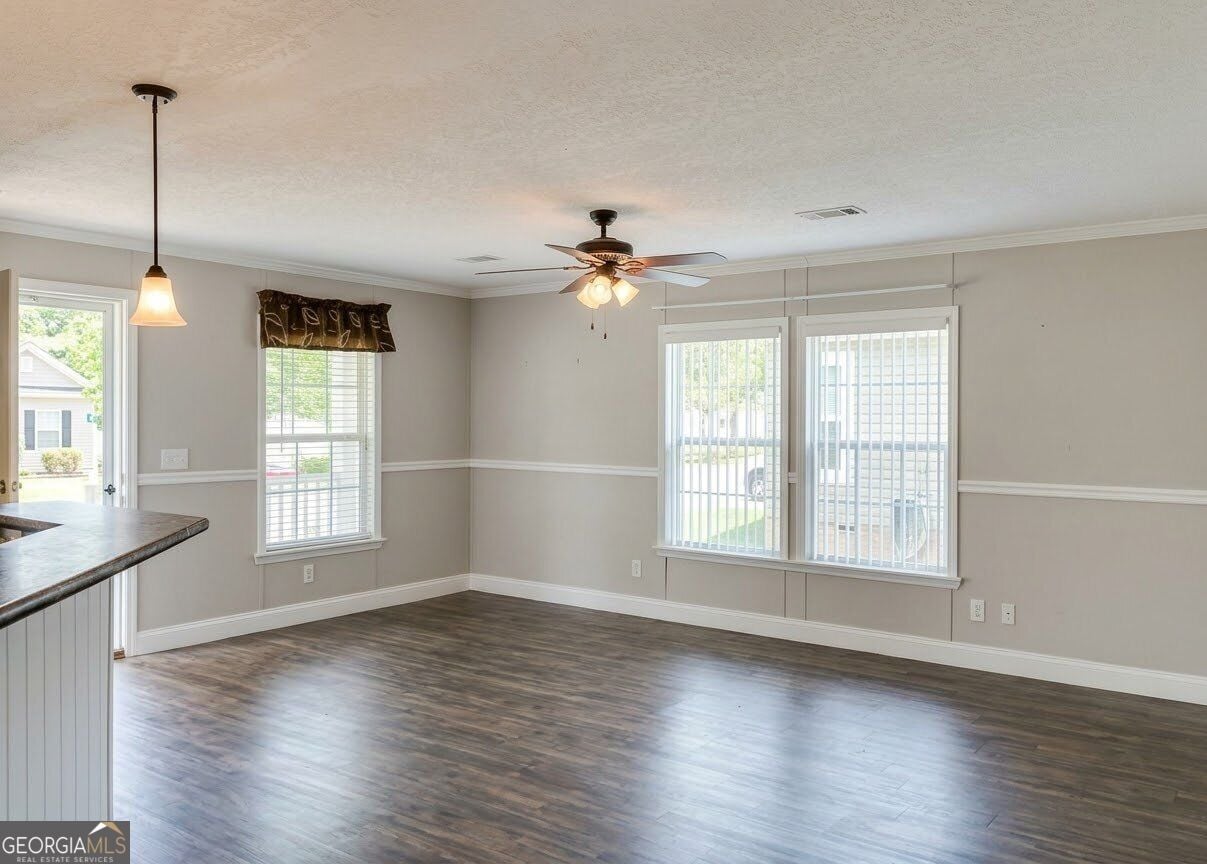 83 Willow Dr E, Newnan, GA 30263