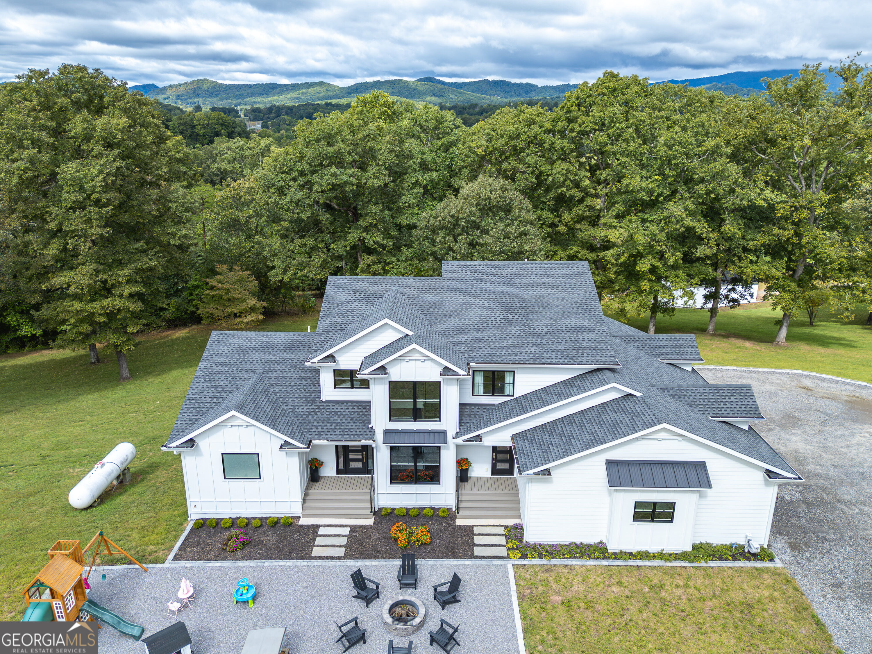 300 Sherwood Forest Drive, Hayesville, NC, 28904