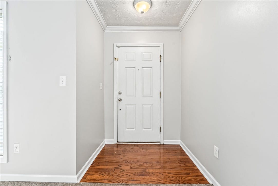 946 Law Dr, Auburn, AL 36830