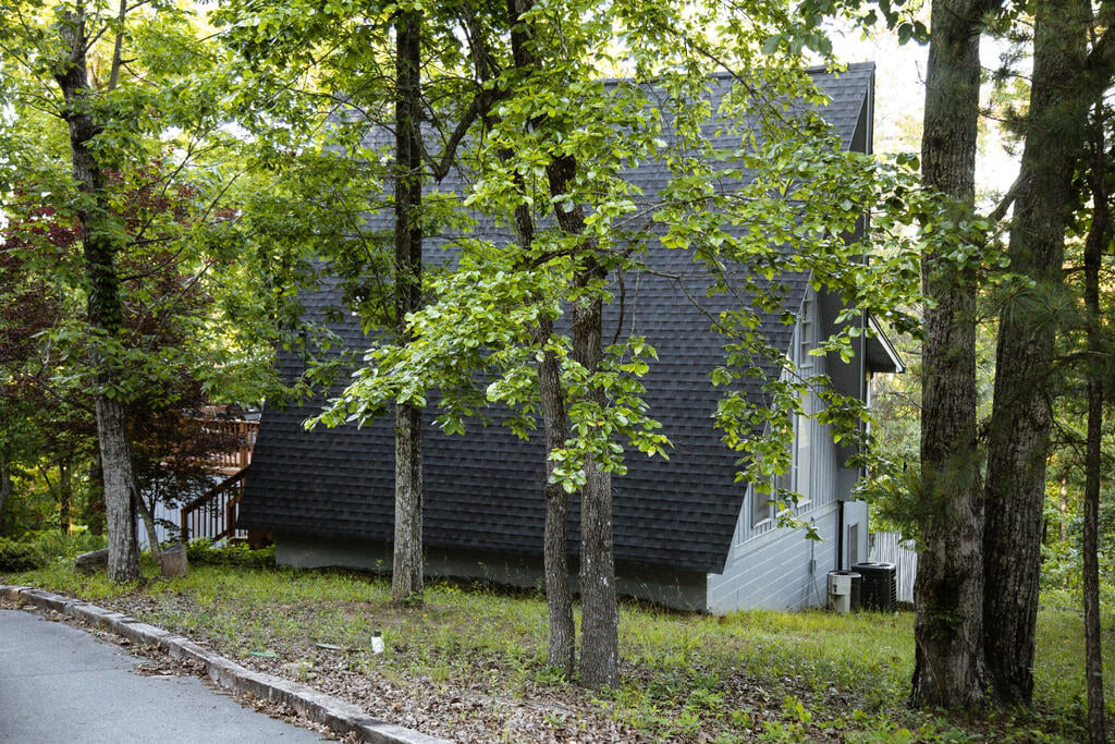 420 Royal Lodge Cir, Pine Mountain, GA 31822
