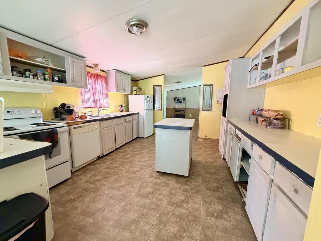171 Lakeview Dr, Cairo, GA 39828, Kitchen