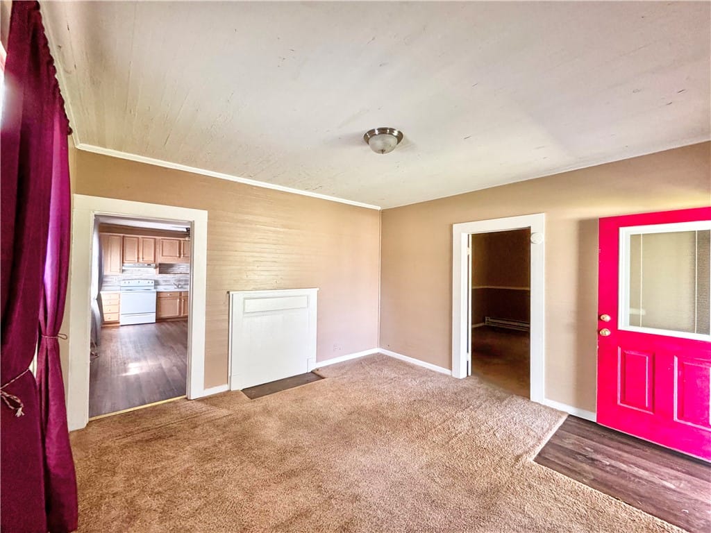 1533 MAIN, Roanoke, AL, 36274, This versatile room offers flexible living options