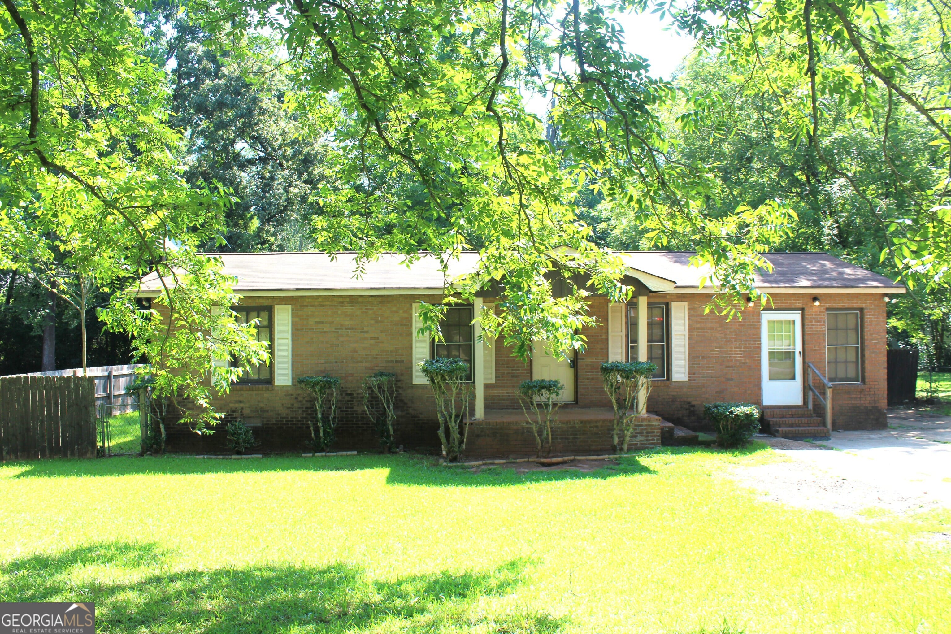 102 King Arthur Drive, LaGrange, GA, 30241