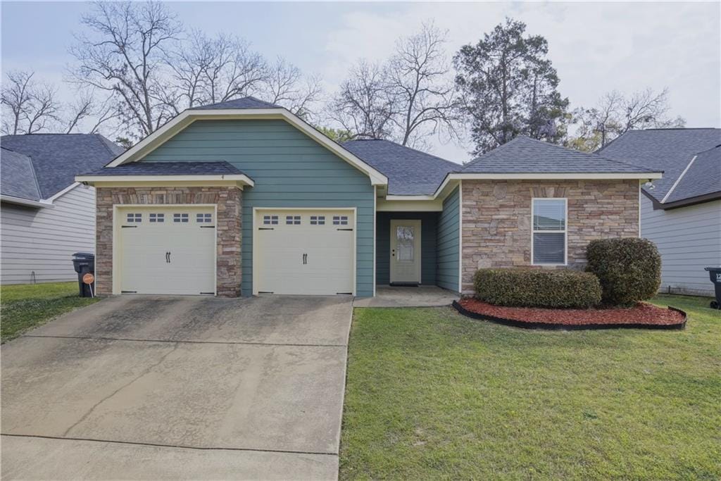 4 Hickory Heights Dr, Phenix City, AL 36870