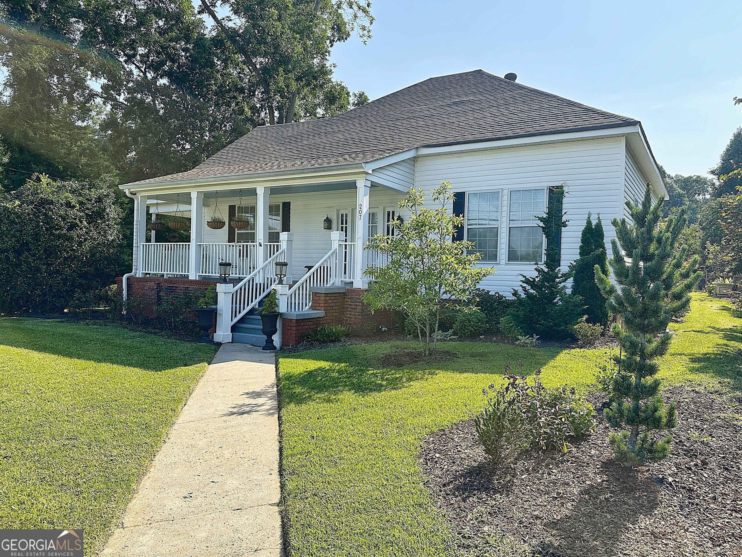 207 College St, Hogansville, GA 30230