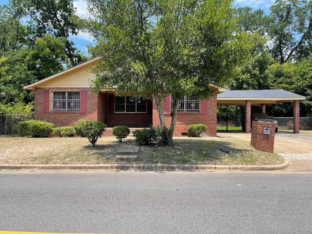 619 Holloway Ave, Albany, GA 31701