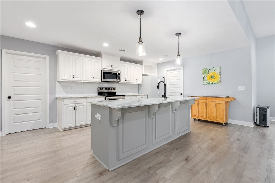 1311 LOWNDES, Opelika, AL, 36801