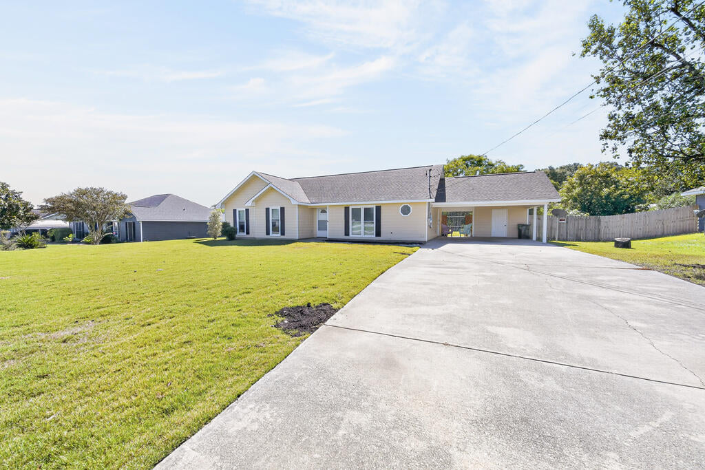 10 Honeysuckle Way, Fort Mitchell, AL 36856