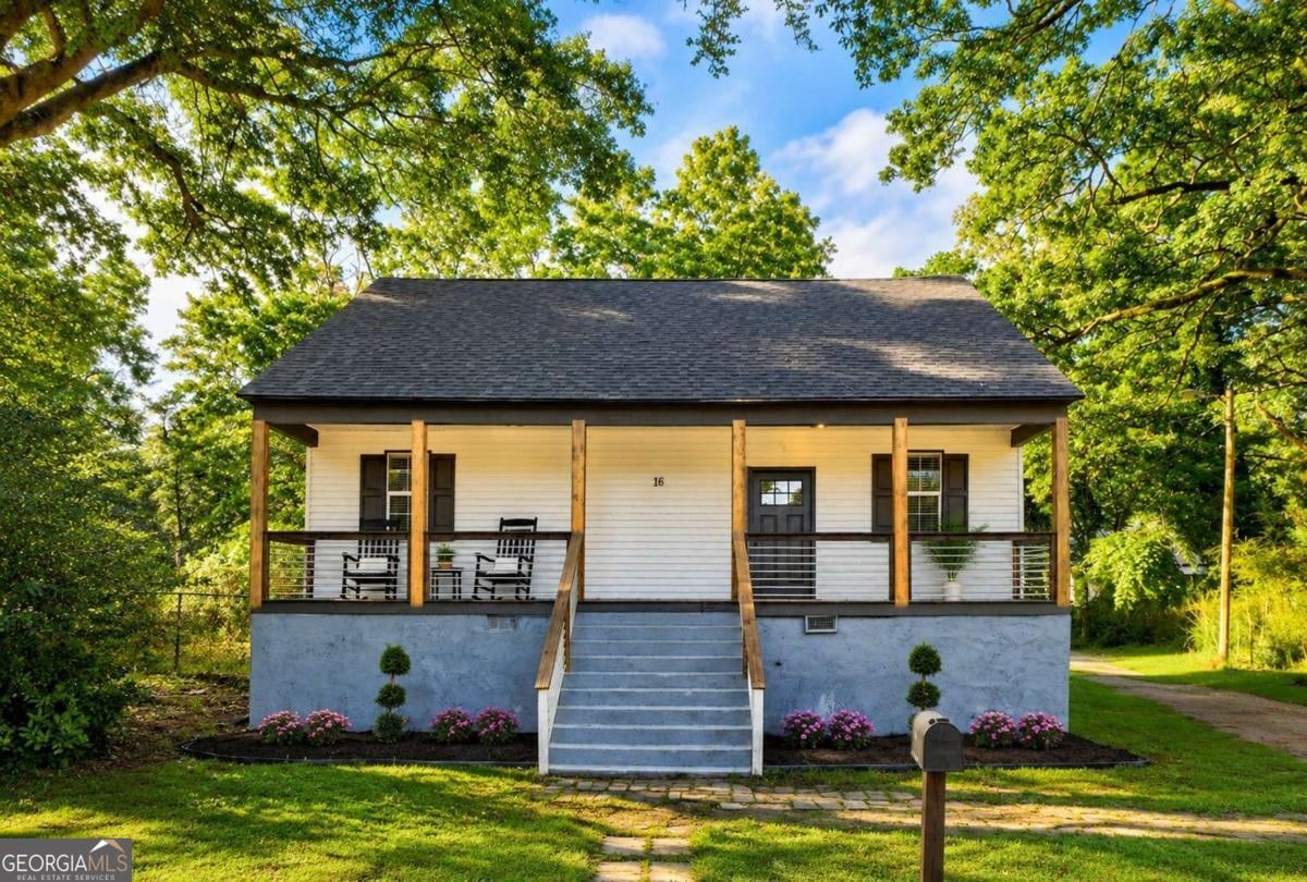 16 Berry Ave, Newnan, GA 30263