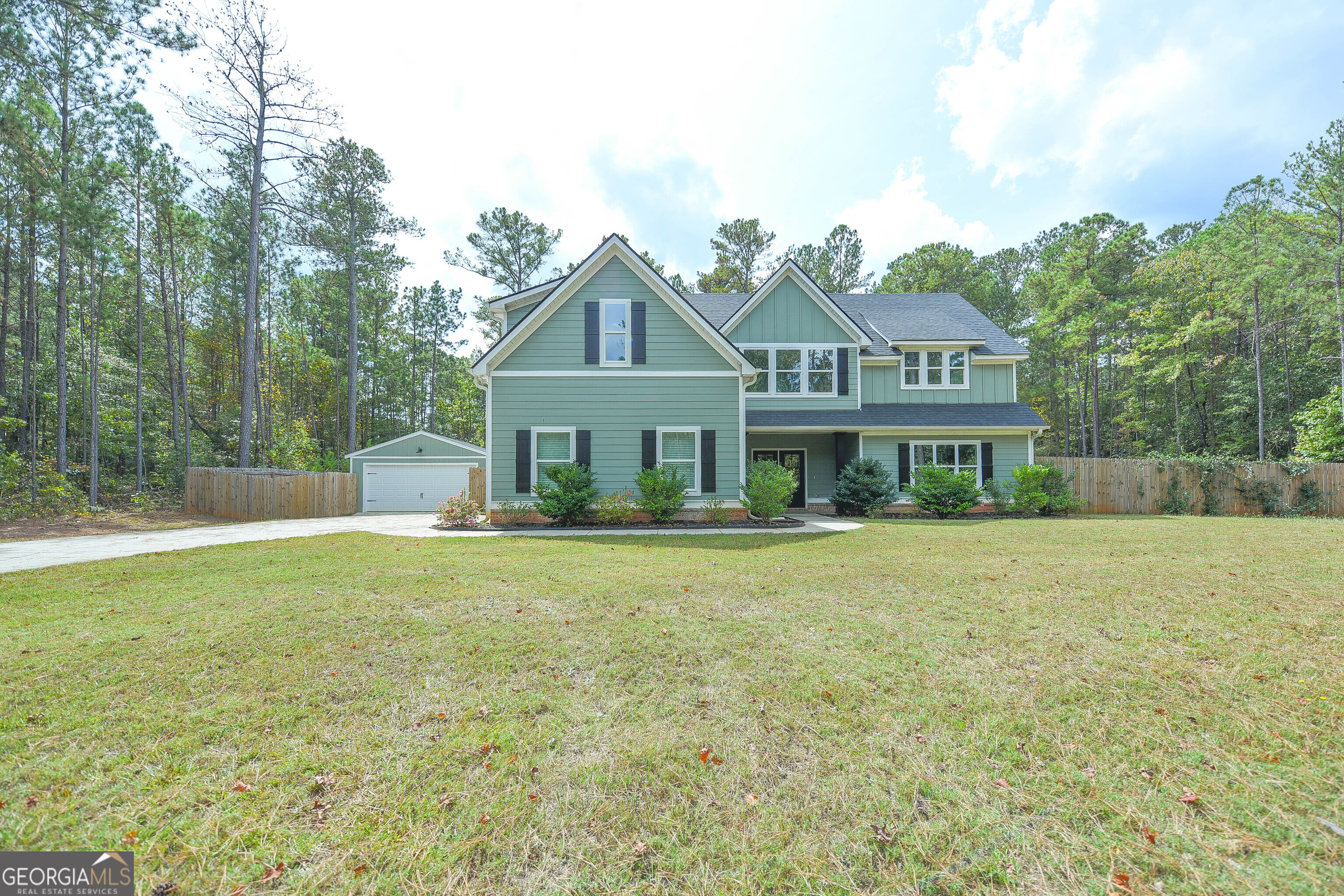 143 Hidden Lake Ct, Pine Mountain, GA 31822