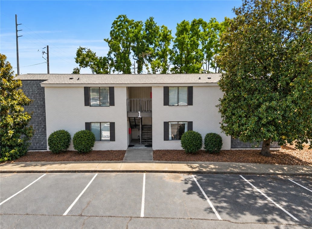 415 N Donahue Dr #1-C, Auburn, AL 36832