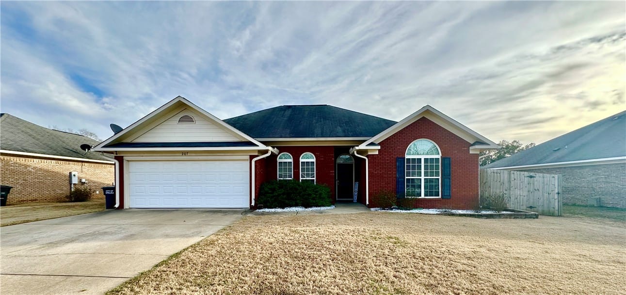 207 Camellia Avenue, Opelika, AL, 36804