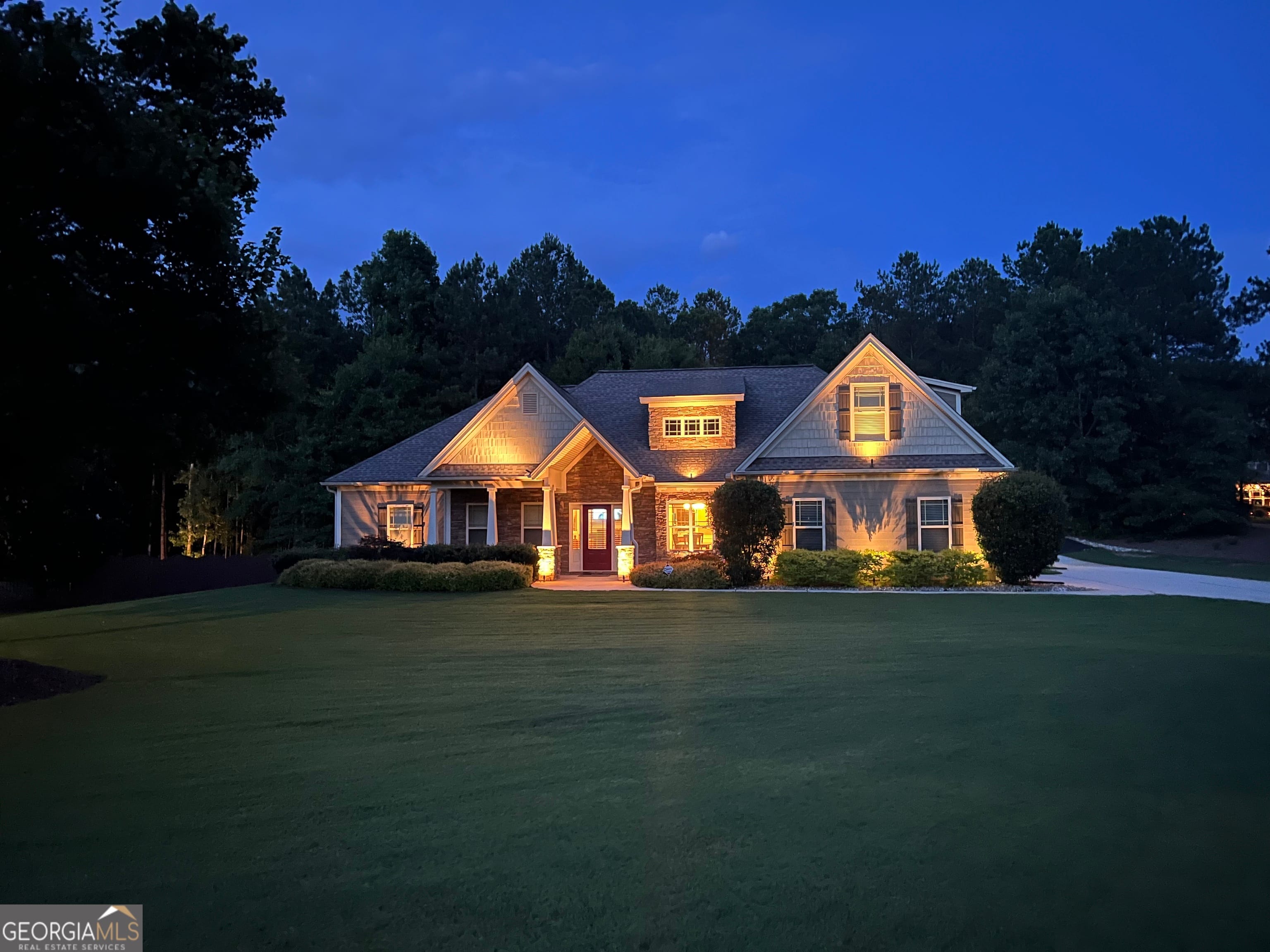254 Magnolia Pl Dr, Senoia, GA 30276