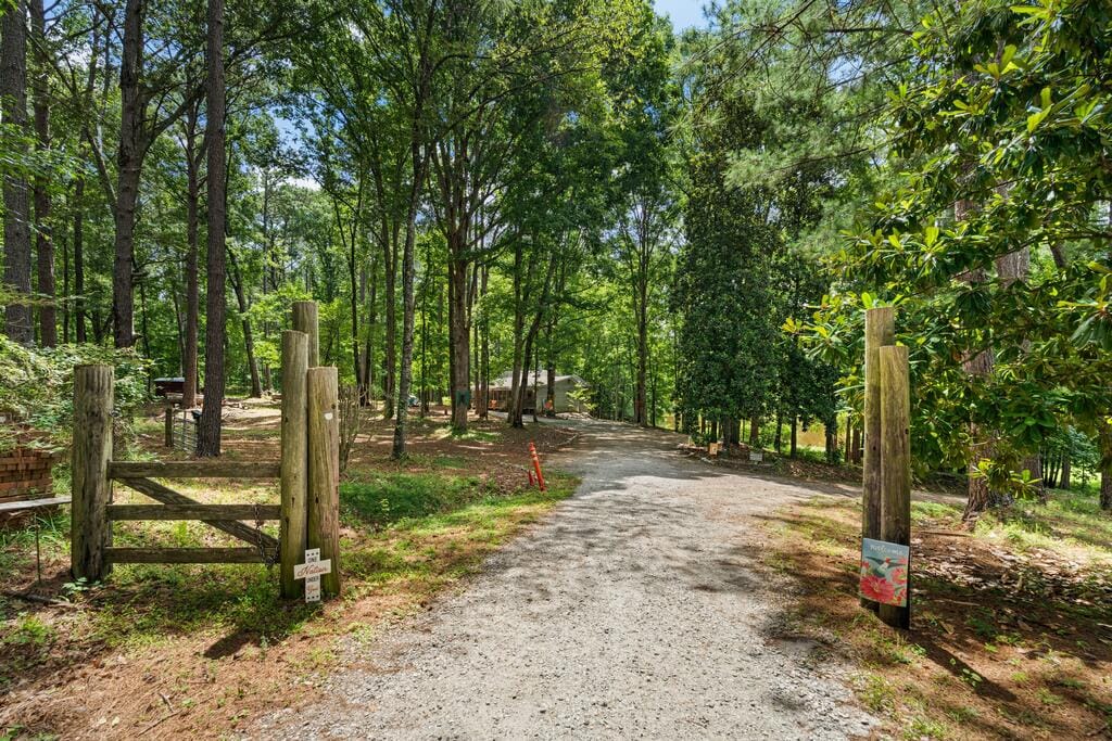 145 Stillwater Ln, Hamilton, GA 31811