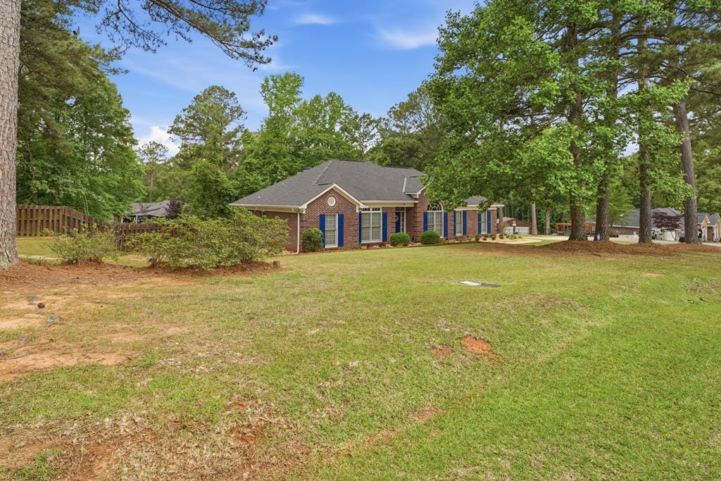 13 Wildwood Plantation Ln, Cataula, GA 31804