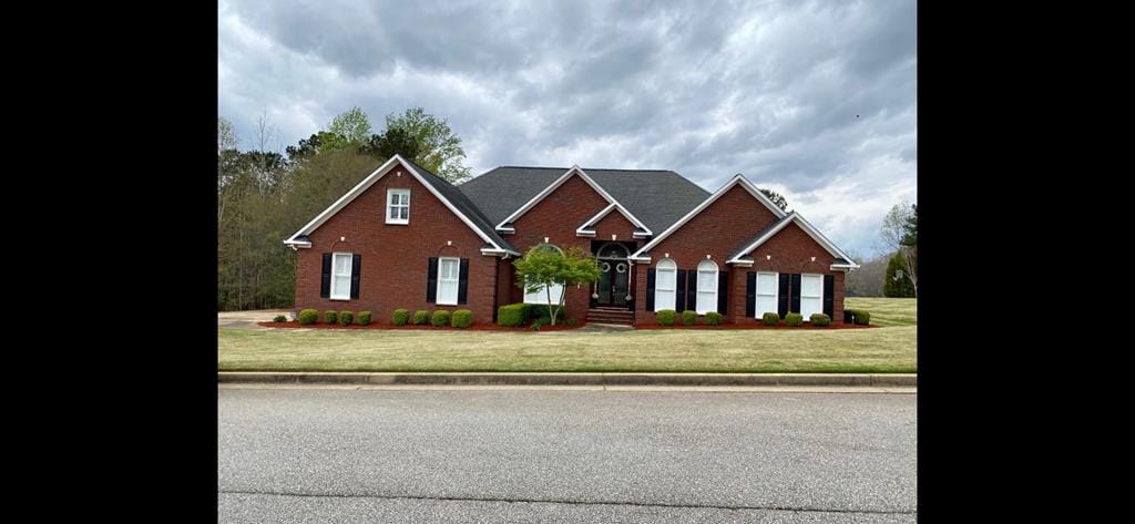 196 Glenwood Way, Smiths Station, AL, 36877